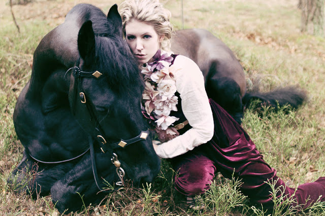 www.lacavalieremasquee.com - Mårten Keijser - Fashion w/ horse www.lacavalieremasquee.com - Mårten Keijser - Fashion w/ horse