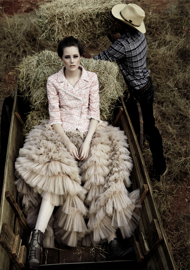 www.lacavalieremasquee.com | Fabio Bartelt for Elle Brazil May 2011