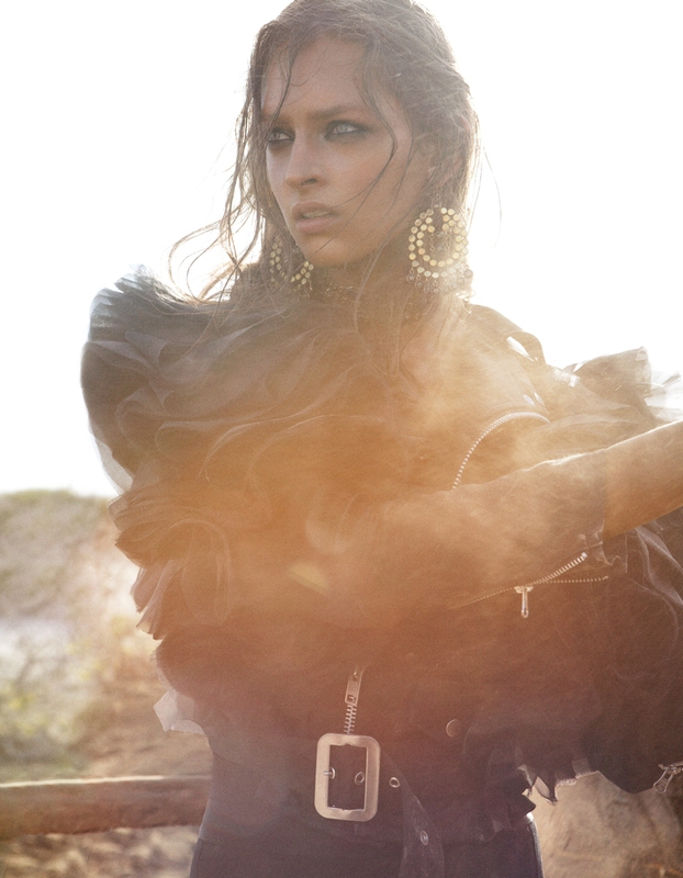 www.lacavalieremasquee.com | Mikael Jansson for Vogue Japan April 2012: Diva Of The Plains