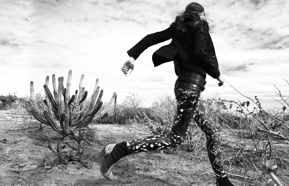 www.lacavalieremasquee.com | Mikael Jansson for Vogue Japan April 2012: Diva Of The Plains