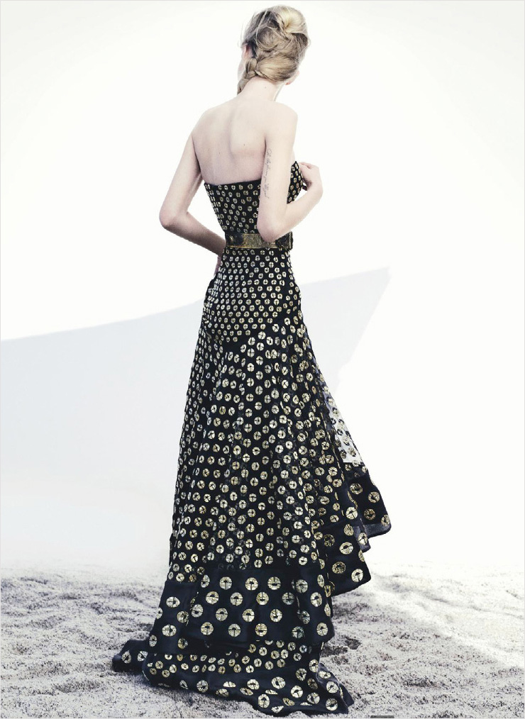 www.lacavalieremasquee.com | Benny Horne for Vogue Australia December 2012 w/ Julia Nobis & Black Caviar